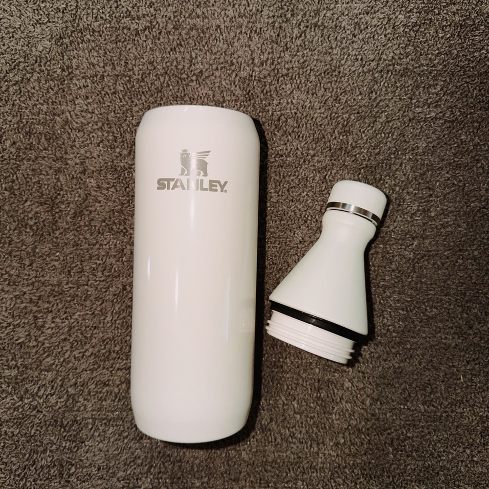 Stanley All Day 20oz Slim Water Bottle - Picture 4 of 4